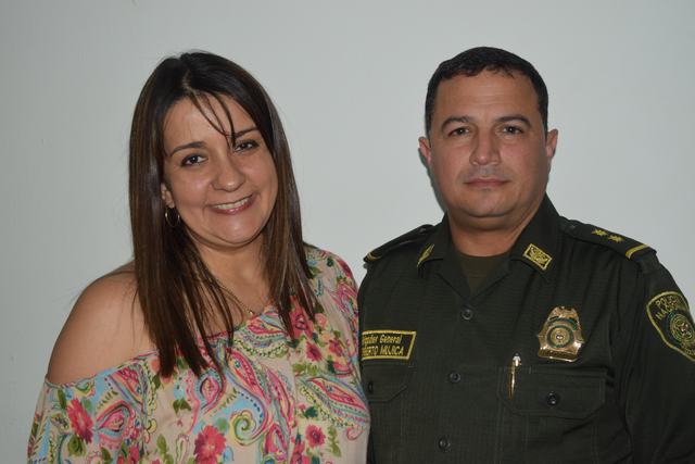 General Norberto Mujica y su señora esposa María Beatriz Walteros de Mujica.